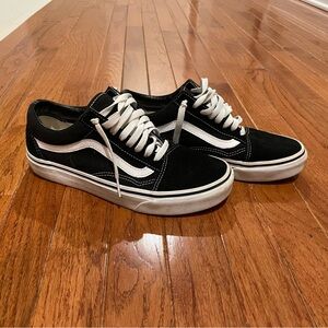 Vans Black and White Sneaker Women’s Size 8/Men’s Size 6.5